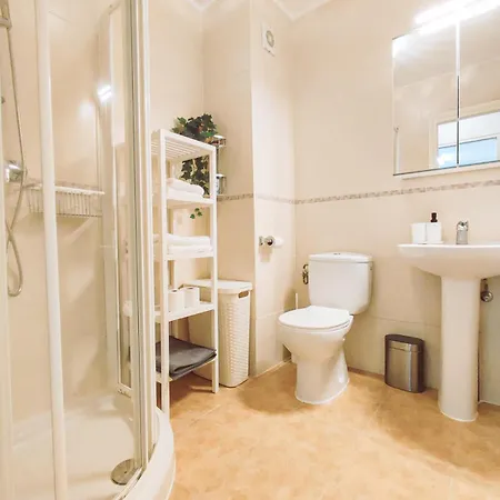 Modern 1 Bedroom With Pool Acess, Edificio Bahamas, Nerja
