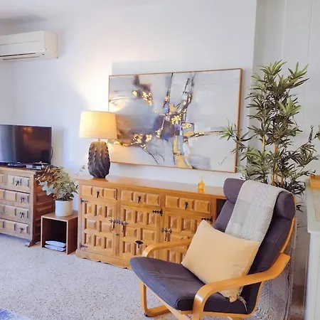 Modern 1 Bedroom With Pool Acess, Edificio Bahamas, 네르하