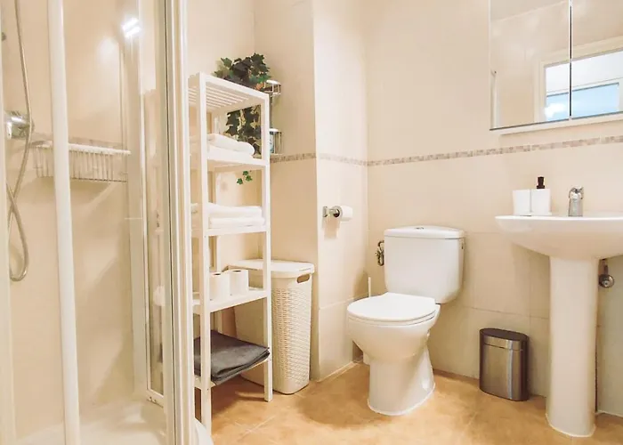 Modern 1 Bedroom With Pool Acess, Edificio Bahamas, נרחה