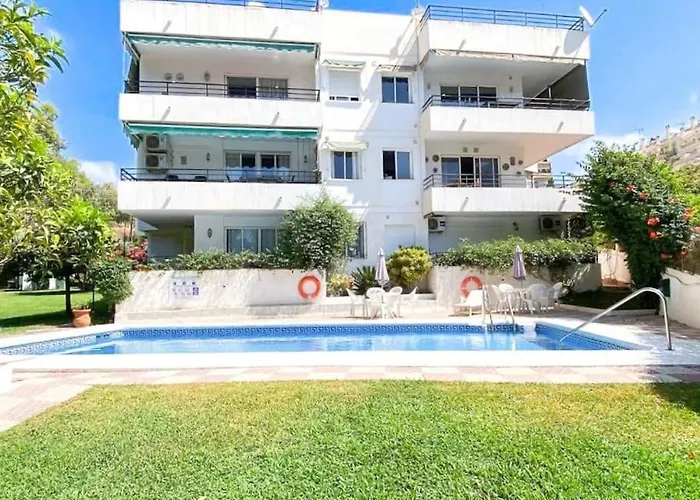 Modern 1 Bedroom With Pool Acess, Edificio Bahamas, דירה *