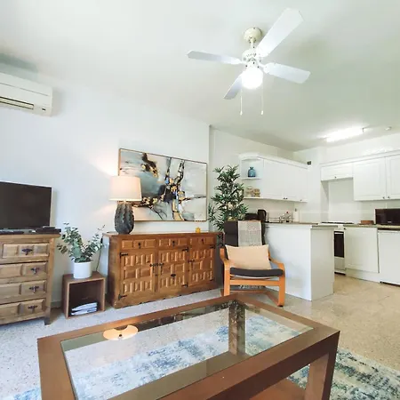 Modern 1 Bedroom With Pool Acess, Edificio Bahamas, Apartment