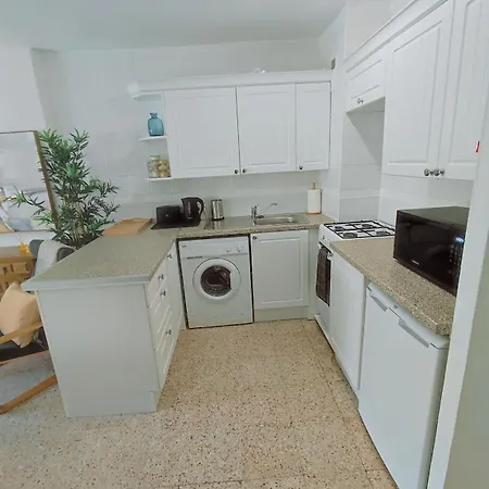 Modern 1 Bedroom With Pool Acess, Edificio Bahamas, Apartment